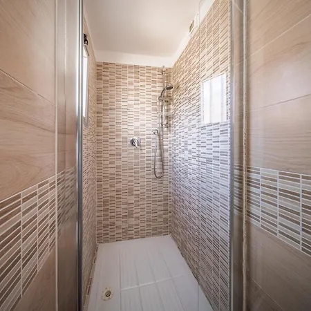Apartamento Mira's 15min Walk From Station